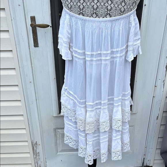 Anthropologie/MUCHE ET MUNCHETTE LADIES White Ruffled Tiered Off-Shoulder Dress - Picture 5 of 12
